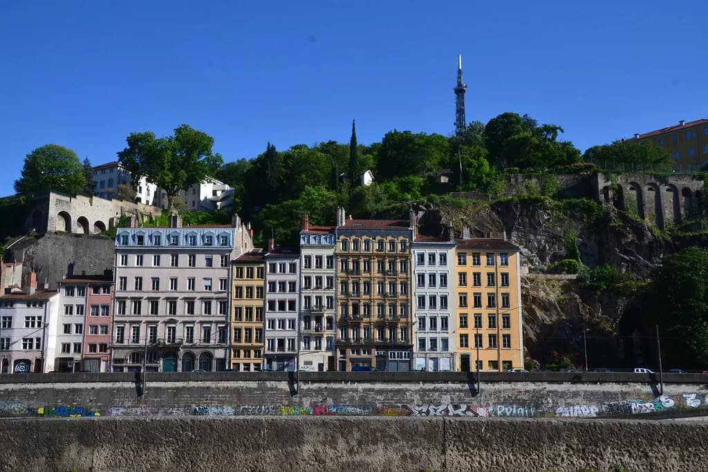 Guigal Wine Guide: Ampuis & Rhône Appellations from Lyon