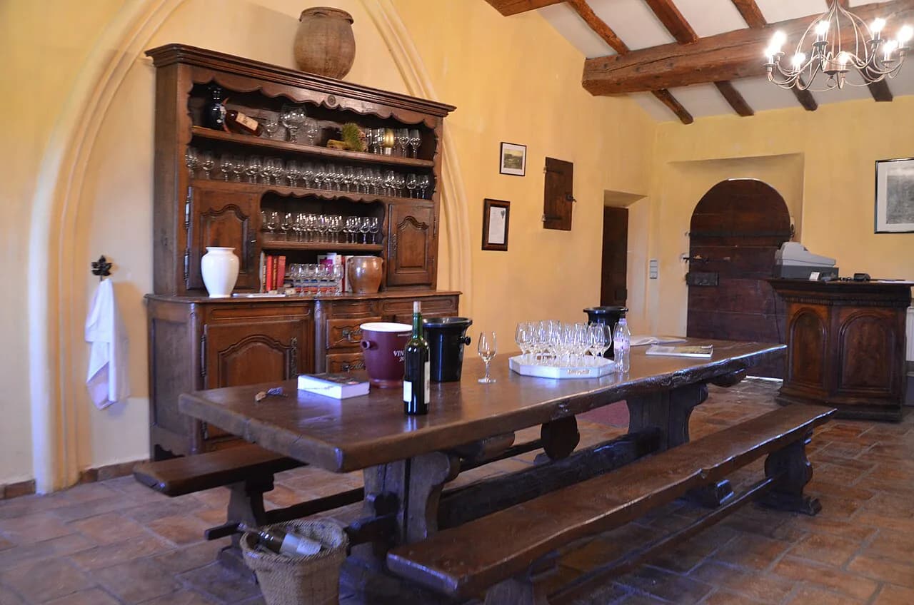 Domaine de la Bégude, Bandol: Visiting, Booking and Getting There