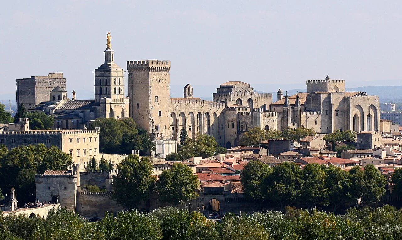 Château de la Gardine: How to Plan Your Visit from Avignon