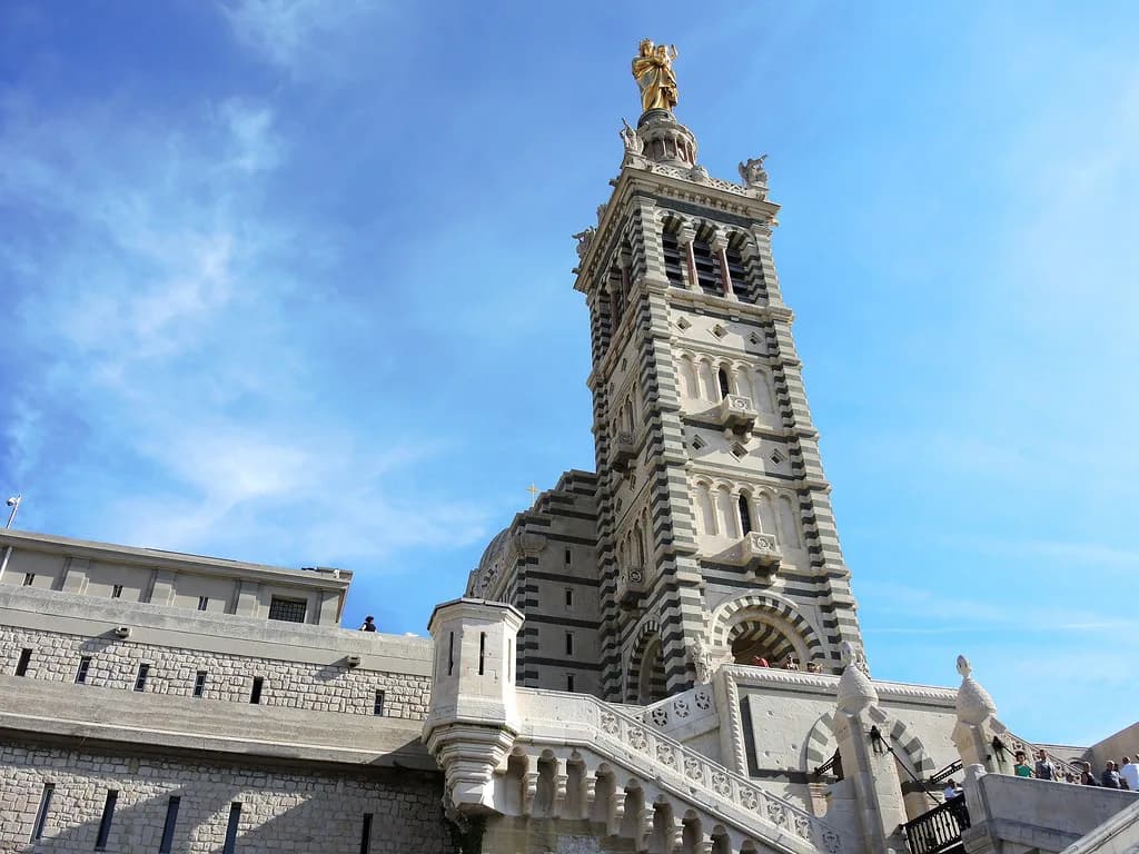 Marseille Wineries: Where to Taste Wine Near the City