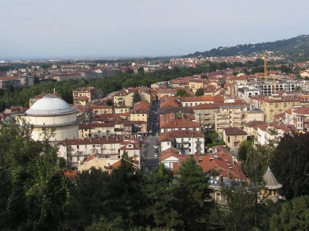 Michele Chiarlo: Visiting the Calamandrana Winery from Turin