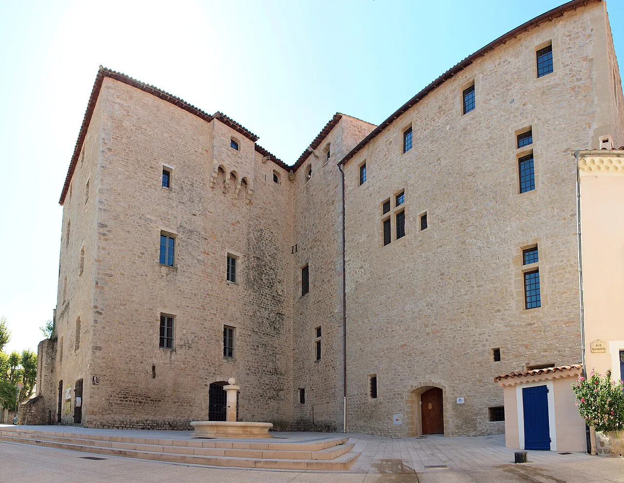 Château in the village of Trets, Coteaux d'Aix