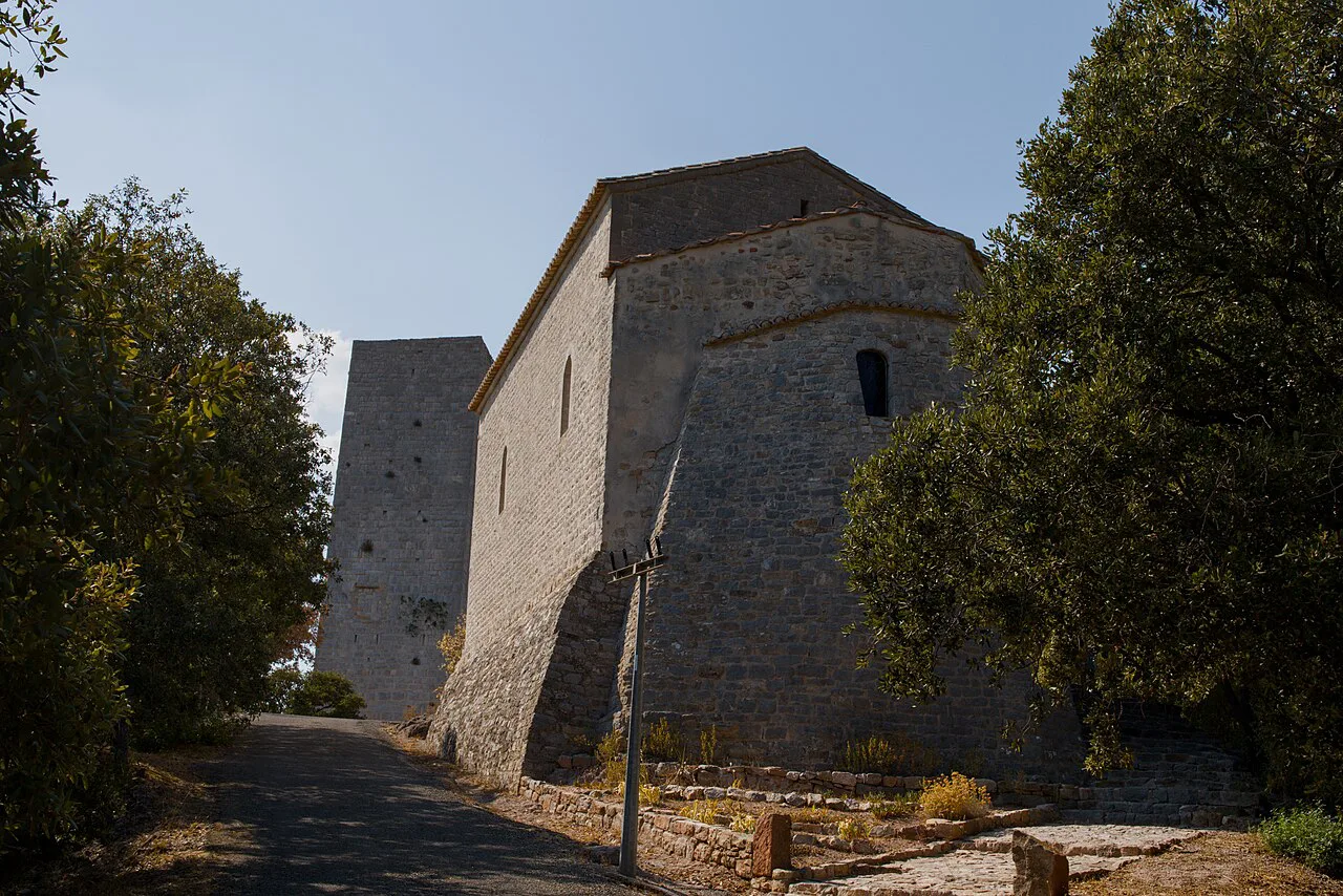 The Saint-Martin chapel and tower above Taradeau