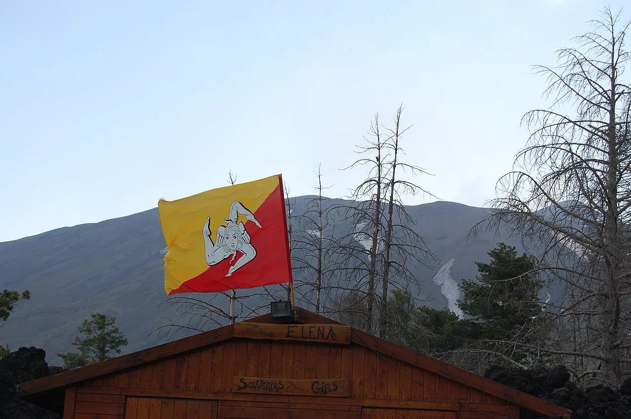The Sicilian flag above a hut at Piano Provenzana on Etna's north slope