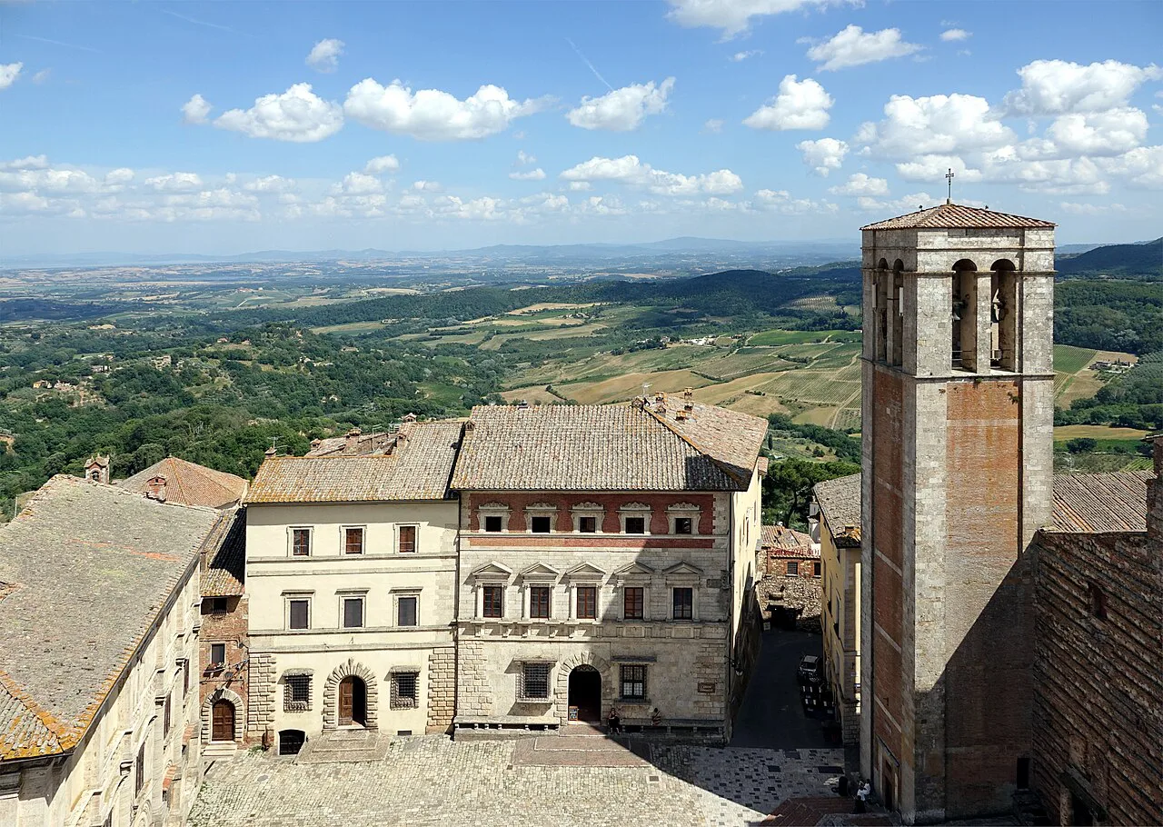 Piazza Grande in Montepulciano from above