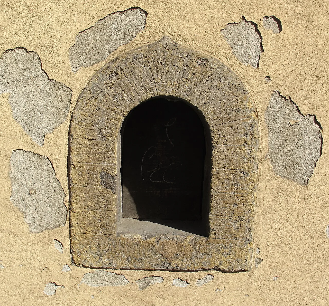 A buchetta del vino, Tuscany's old wine-selling window, in Colle di Val d'Elsa